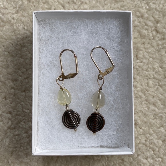 Earrings - Picture 1 of 3